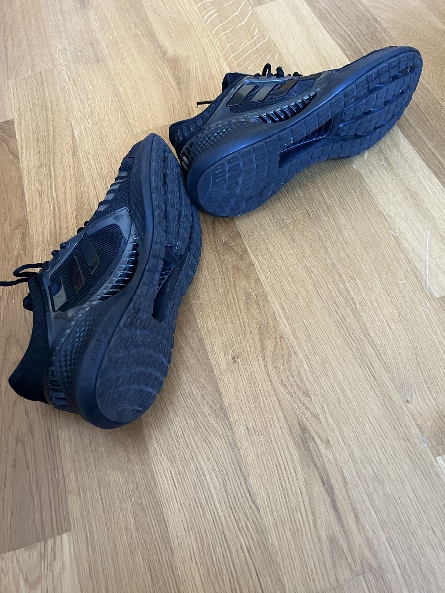Adidas Chaussures hommes: Tolle Sneaker Adidas – D'occasion à Zürich par ida_xfr8 1