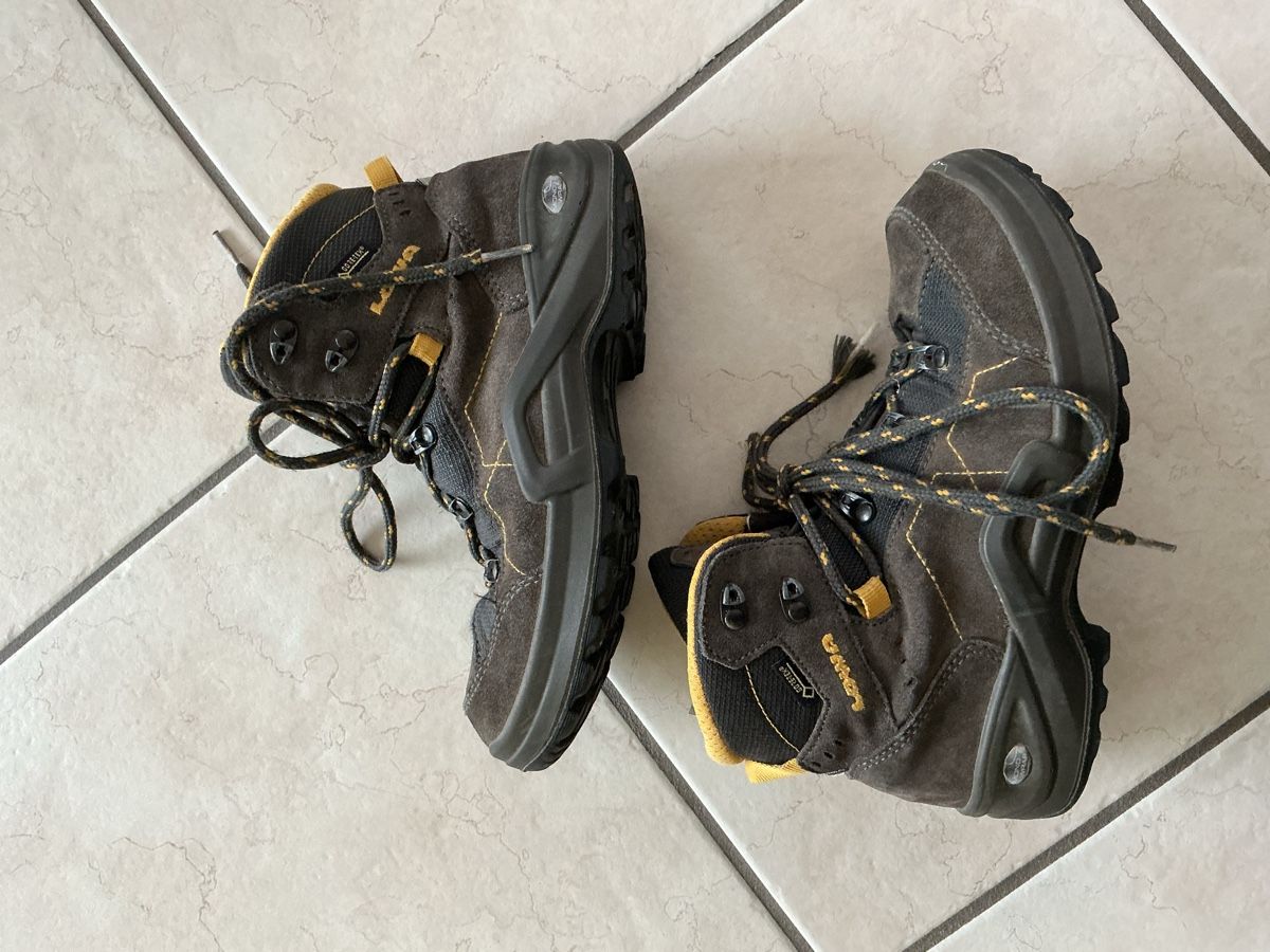 Lowa Scarpe per ragazzi: Lowa Wanderschuhe Größe 35 – Usato da Zimmerwald venduto da wuff81 2