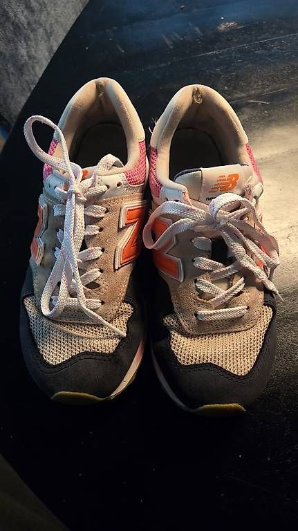 Scarpe da donna: new balance 36,5 – Usato da Niederwangen BE venduto da Hmela 1
