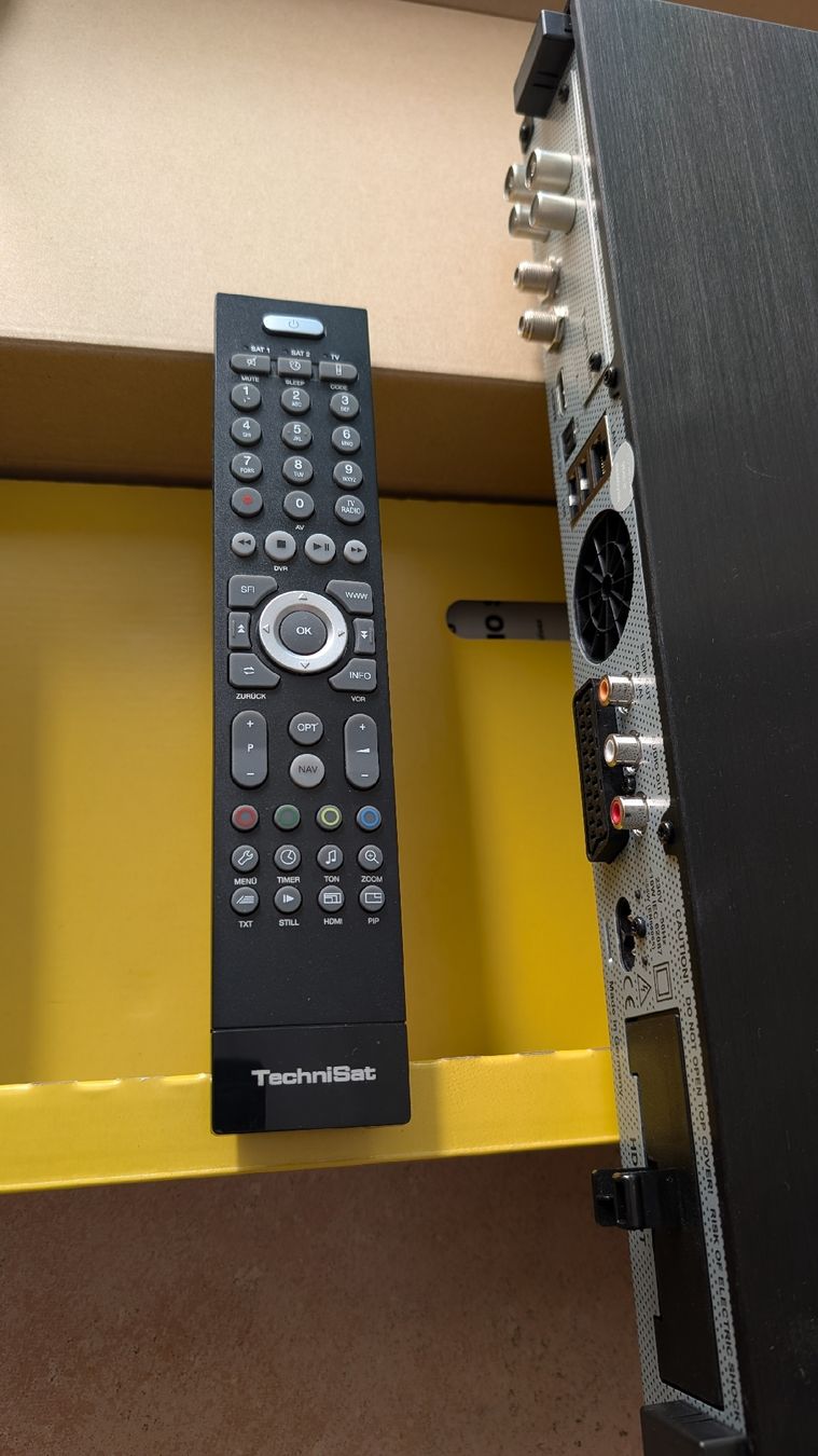 Technisat Ricevitori: TechniCorder ISIO STC HDTV-Receiver mit HDD slot – Usato da Riehen venduto da Barbecuesenf 1