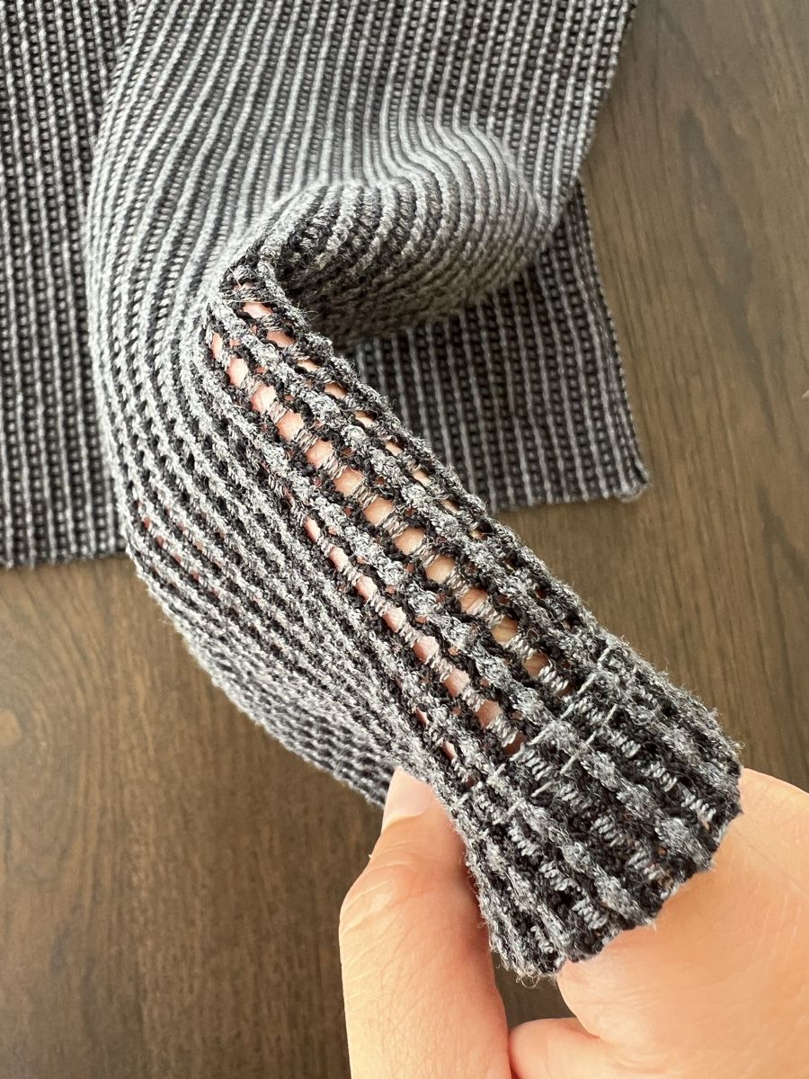 Zara Top: Langarm Oberteil mit Netz-/Gitterstruktur – Usato da Uster venduto da m_21 2