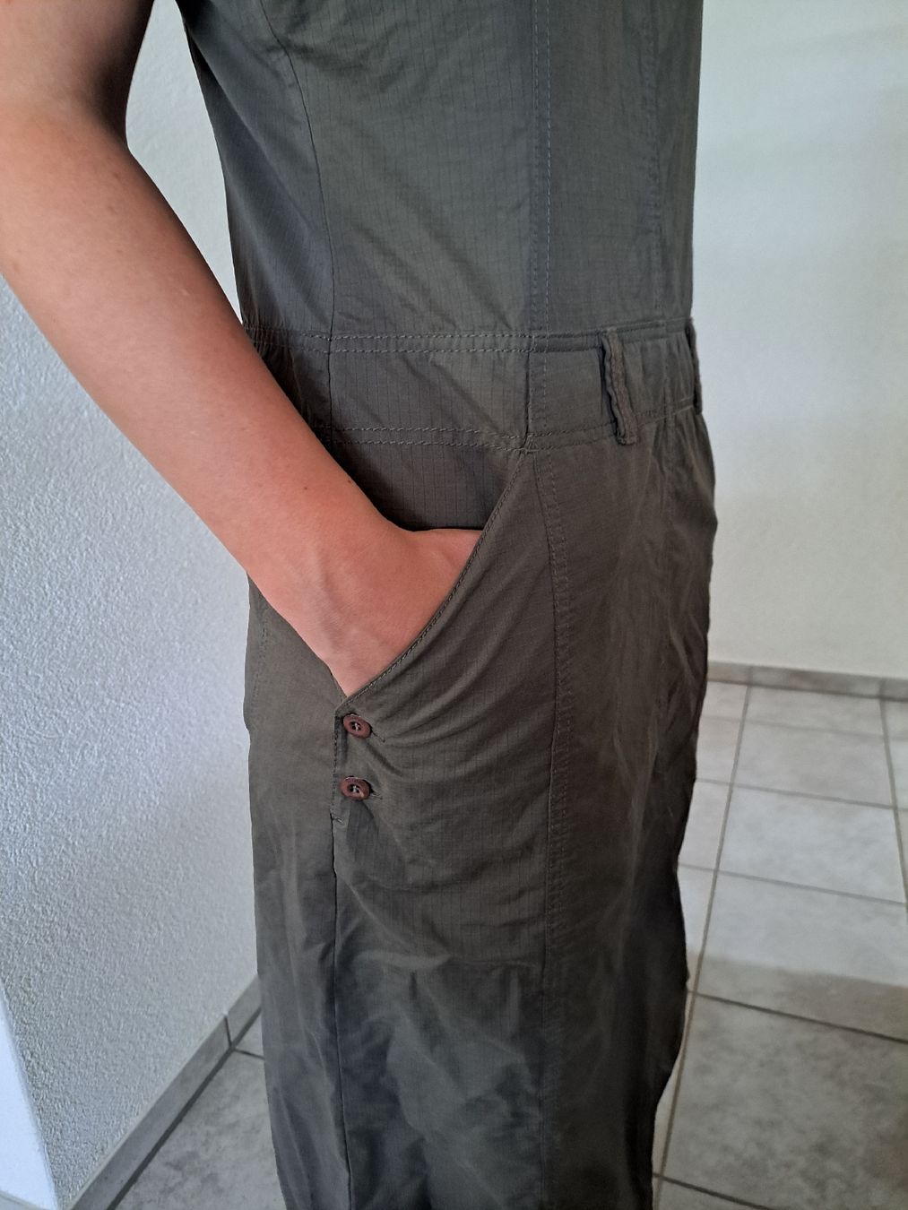 Vestiti: Maxikleid olivegrün, Grösse 42 – Usato da Oberdiessbach venduto da Noeusu 1