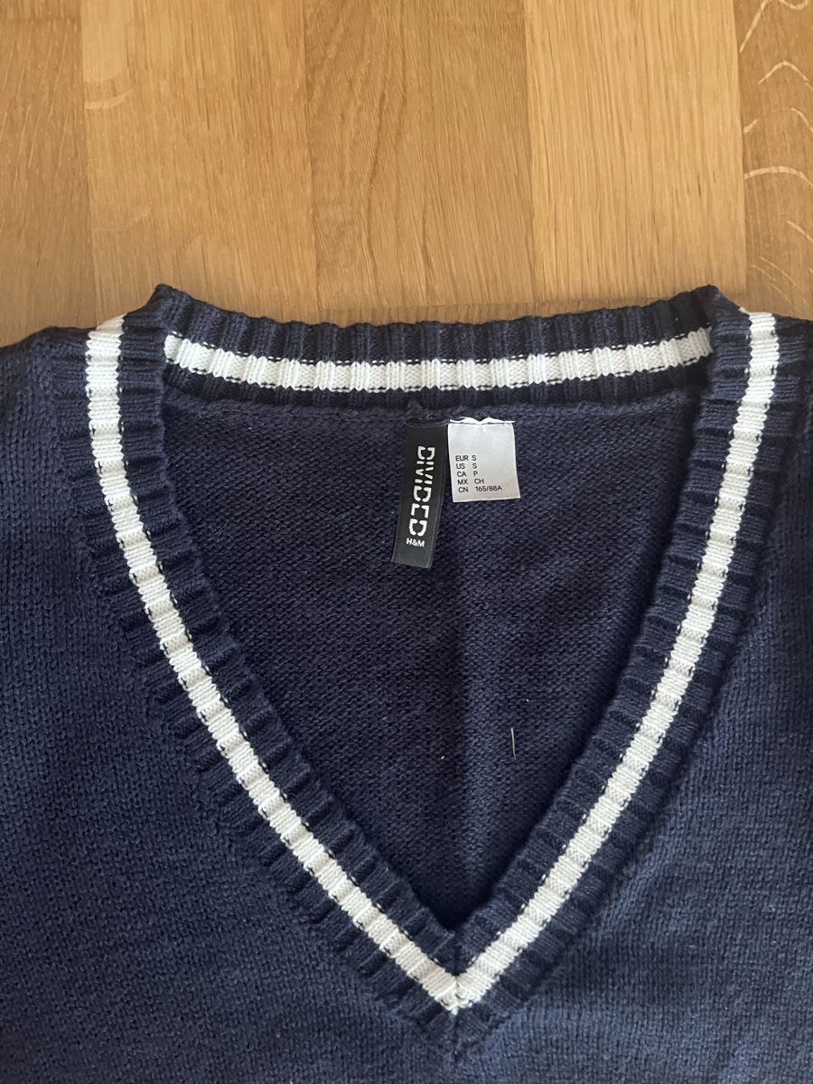 H&M Maglioni & Felpe: 2 Damen Pullover H&M V-Ausschnitt  – Usato da Naters venduto da mar_fp7t 5