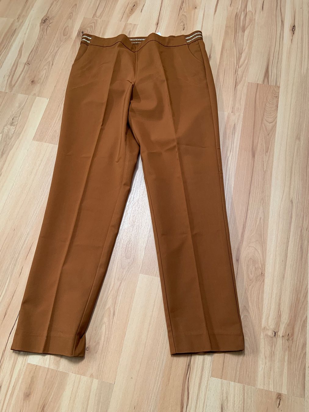 Maddison Hosen: Pantalon Classic taille elastique – Gebraucht aus Ecublens VD von timily