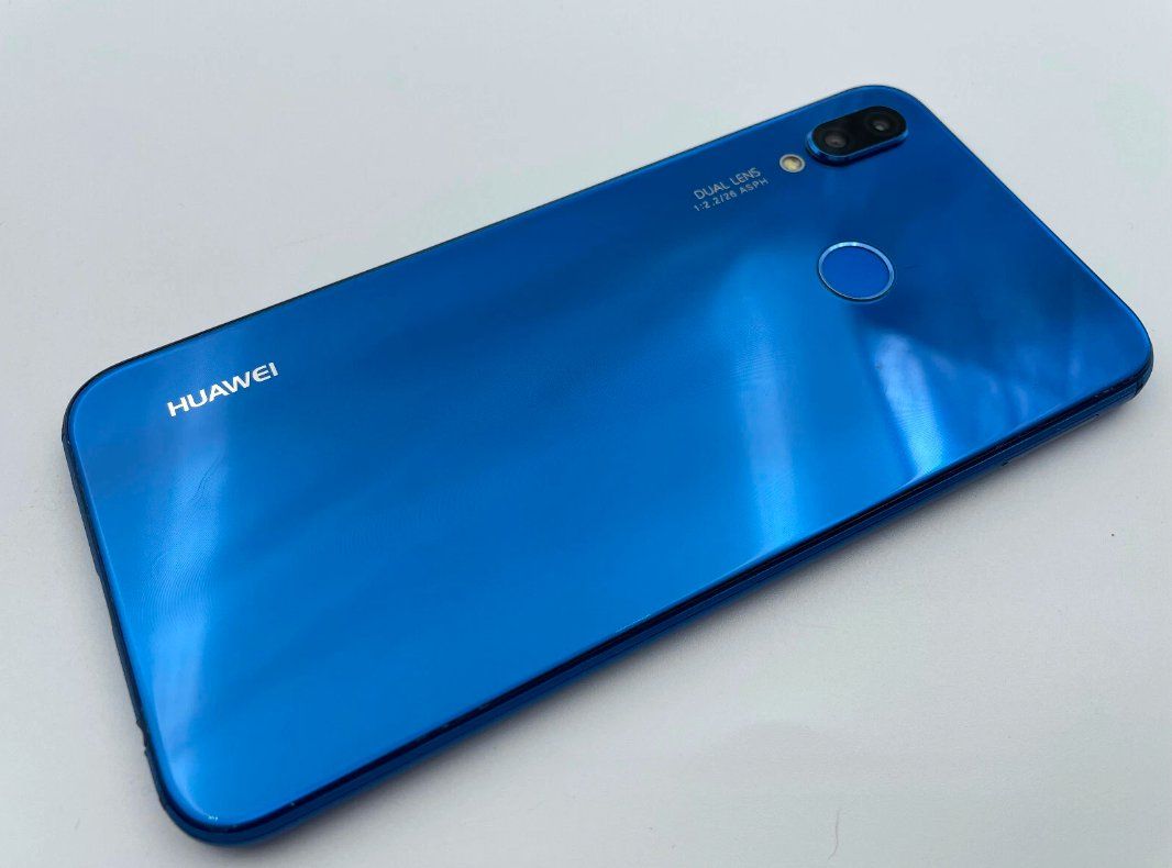 Huawei Telefoni cellulari / Smartphones: Huawei P20 lite 64GB – Usato da Luzern venduto da Waince786
