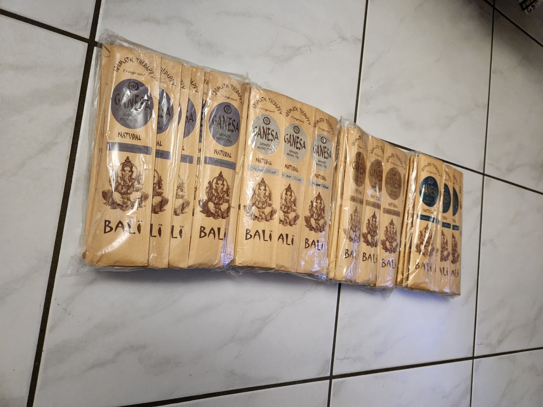 Kerzen: Promo ! 100 Pack GANESA Räucherstäbchen – Neu und originalverpackt aus Fislisbach von Eye-Arts