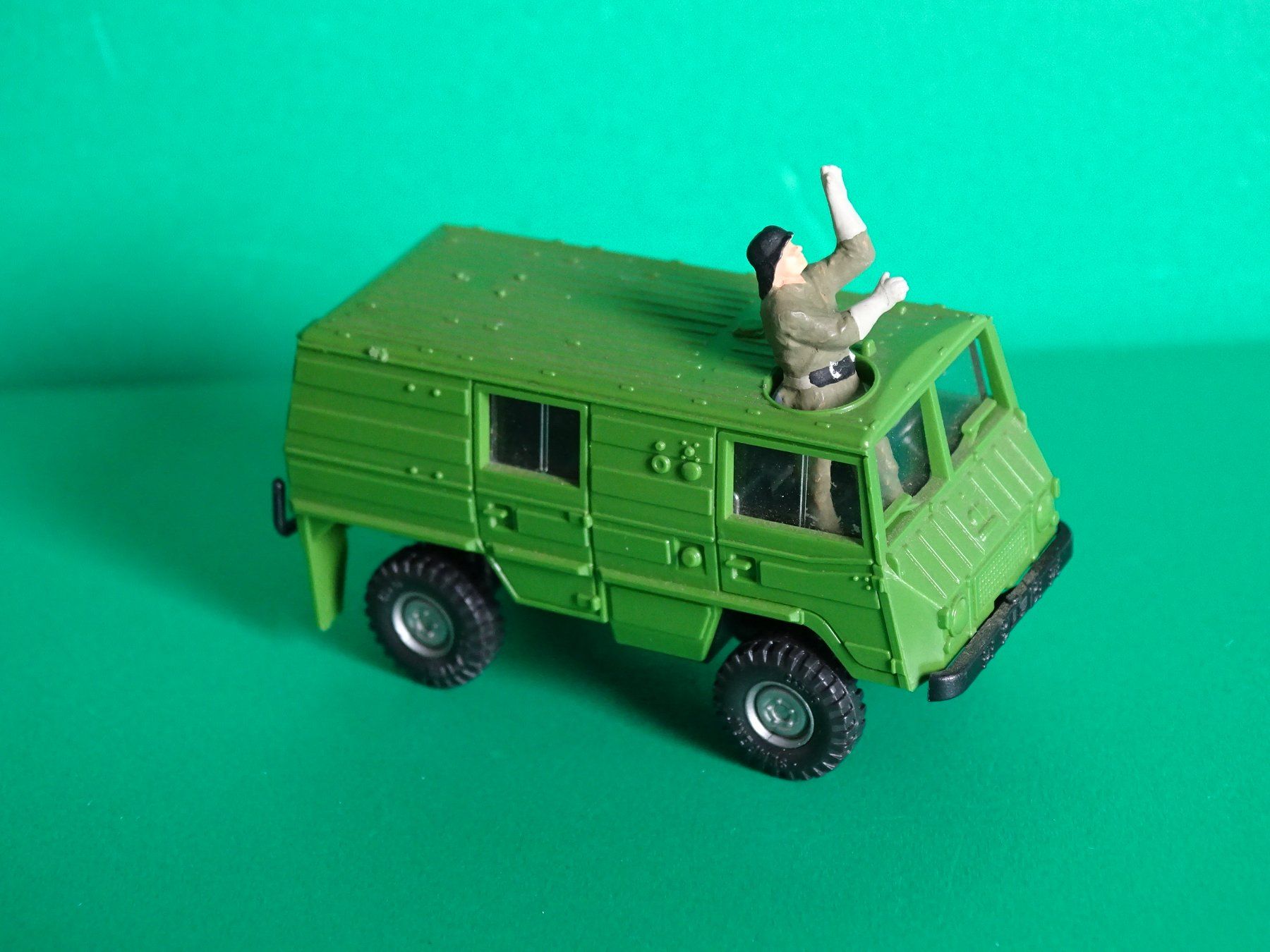 Modellini d'auto: Pinzgauer 4x4 von Roco 1/87 – Usato da Bretzwil venduto da Meex 1