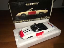 Alfa Romeo 2000 Spider 1970 RIJKSPOLITIE 1/18 all open - RAR