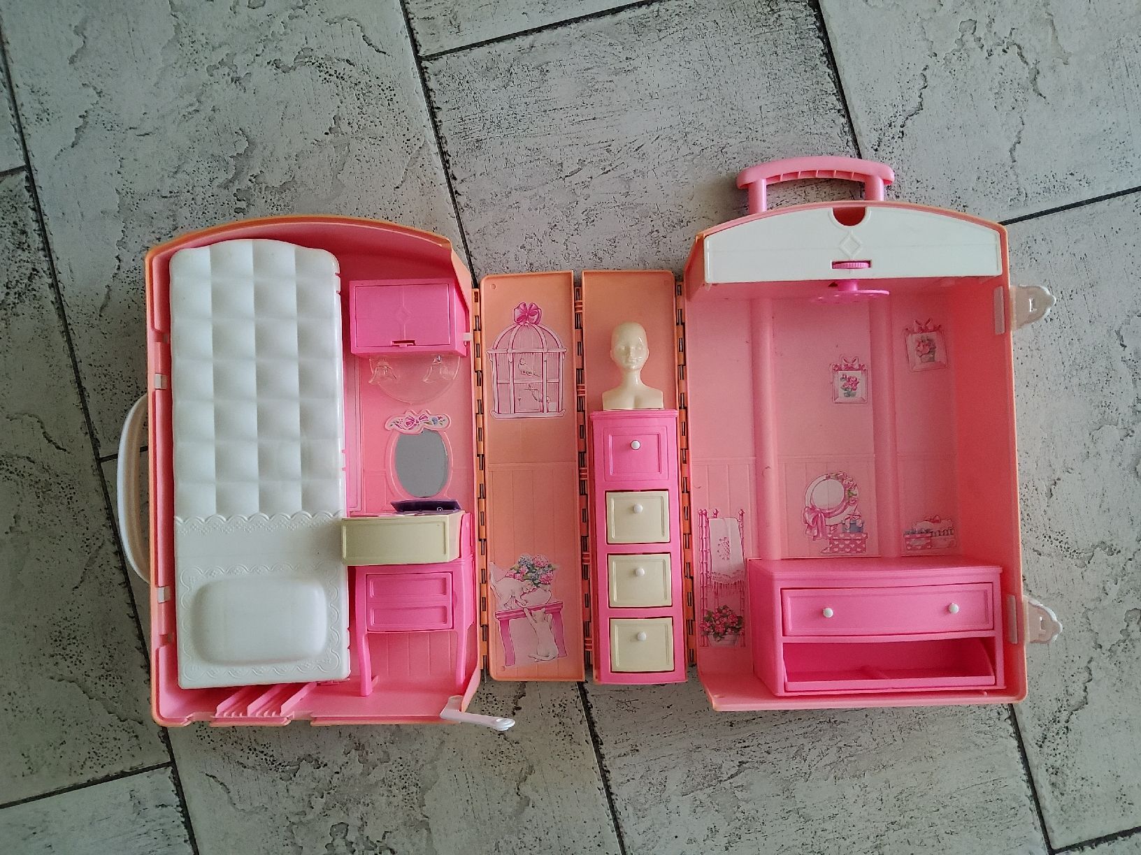 Giocattoli: Barbie Rollkoffer – Usato da Oberwangen b. Bern venduto da rol_p5g6 2