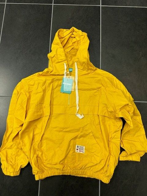 Giacche: Veste jaune – Usato da Muraz (Collombey) venduto da dor_hp2w
