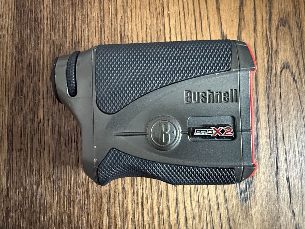 Misurare: Bushnell Pro X2 Entfernungsmesser Golf mit Hülle – Usato da Luzern venduto da Roeschuko 1
