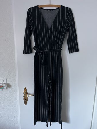 Jumpsuit Anthrazit gestreift elegant und gemütlich