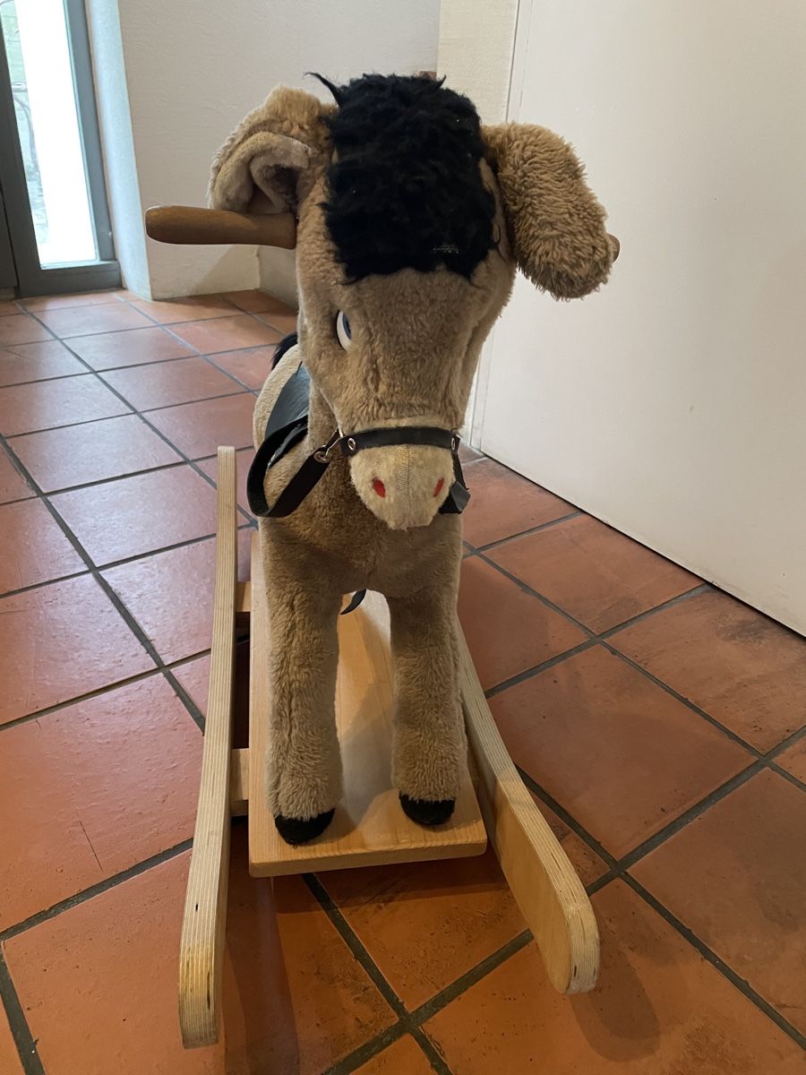 Jouets: Schaukelpferd – D'occasion à Chur par Tobina 1