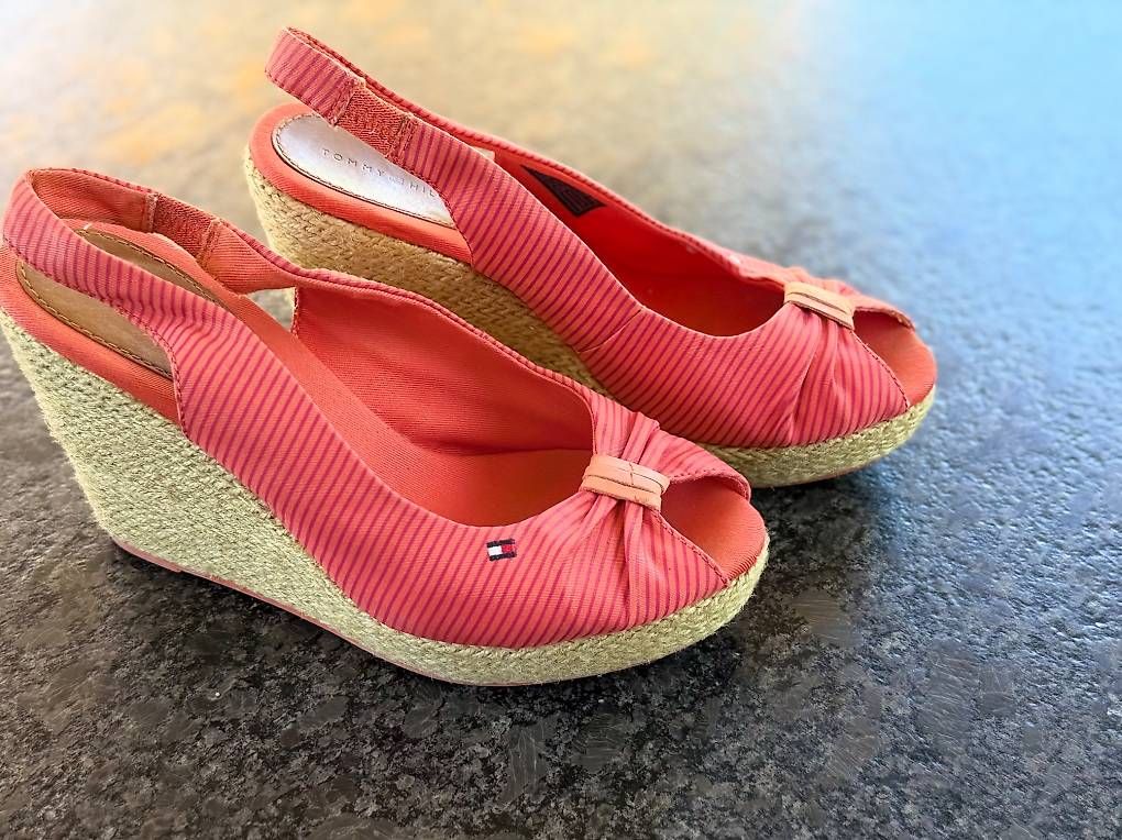 Damenschuhe: Plateau Sandalen  – Gebraucht aus Pfungen von Nemolito