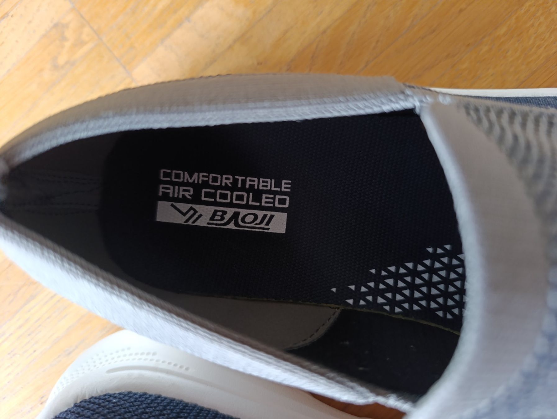 Herrenschuhe: Herren Sneakers leicht Gr. 42 Neu – Neu und originalverpackt aus Zürich von VorlonShadow 7