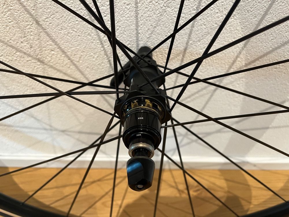 REAR DT 700 622x18 P1800 SPLINE 23 142x12mmTA CL SHIMANO 11s ROAD TBLS BLACK main image 1