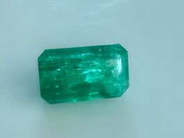 SMARAGD  grün  Treppenschliff  4.76cts