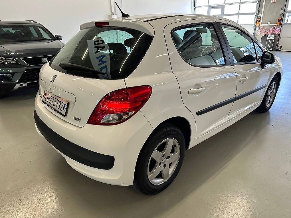 Peugeot Automobili: Peugeot 207 1.4 16V – Usato da Luzern venduto da nebojsa1982 2