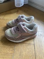 Sneaker Grösse 24
