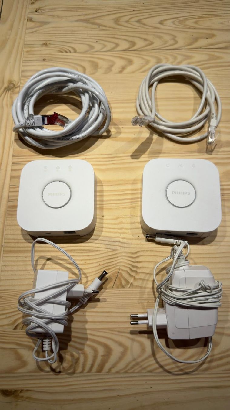 Philips Hubs & Switches: Philips Hue Bridge Version 2 – Gebraucht aus Maladers von simsalabim1979