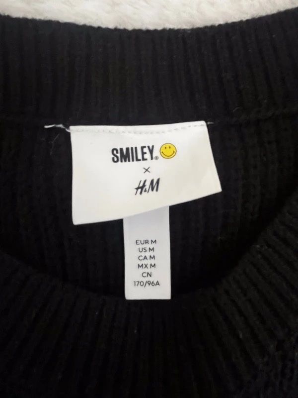 H&M Pullover & Sweatshirts: Sur pull noir – Gebraucht aus Bernex von claraaaa4 2