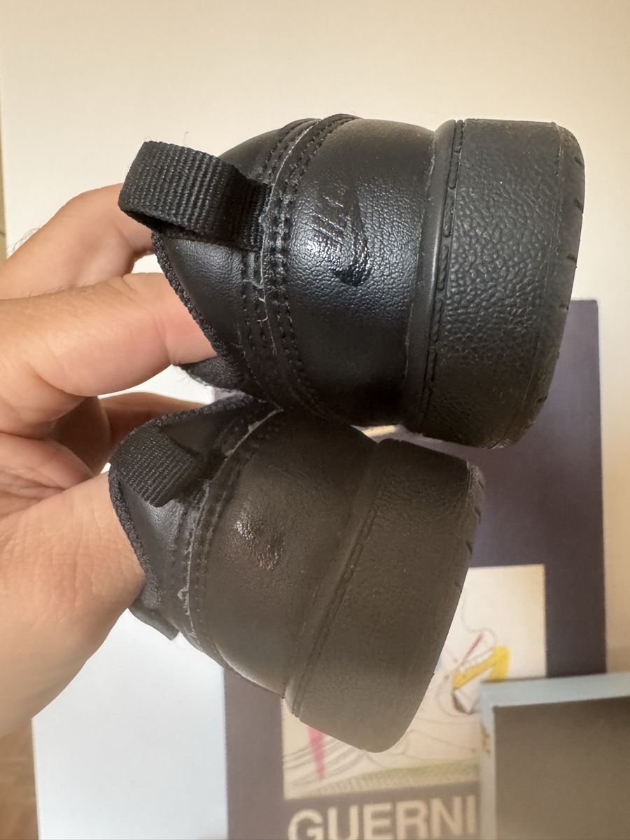 Scarpe per ragazzi: Baskets Nike noires pointure 23.5 etat usage correct – Usato da Vésenaz venduto da Angela.C3 4