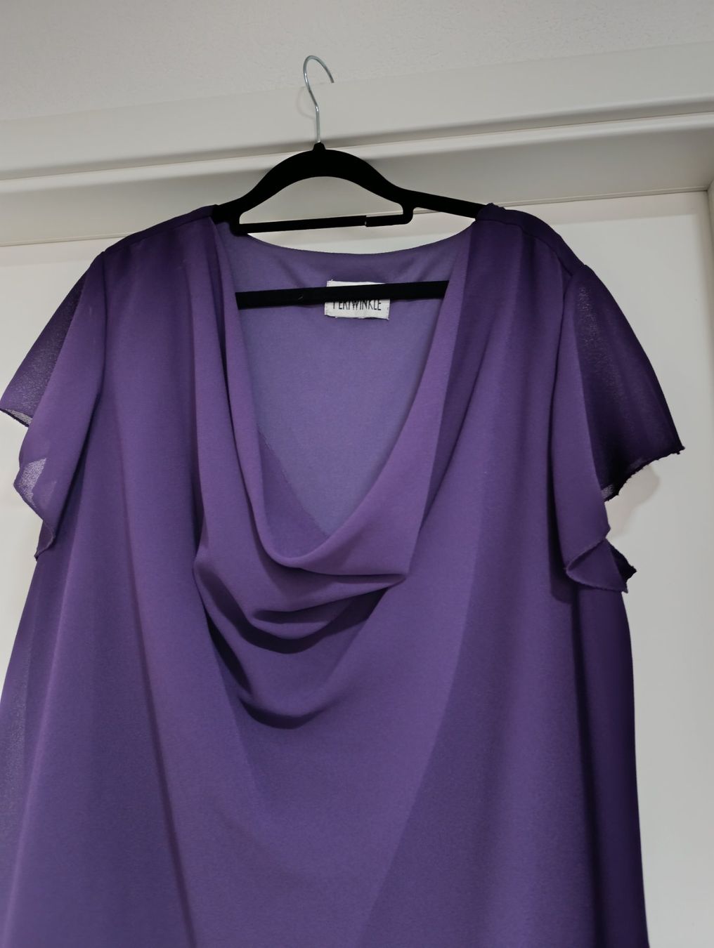 Vestiti: Robe violette – Nuovo (secondo la descrizione) da St-Cergue venduto da Neviana 2