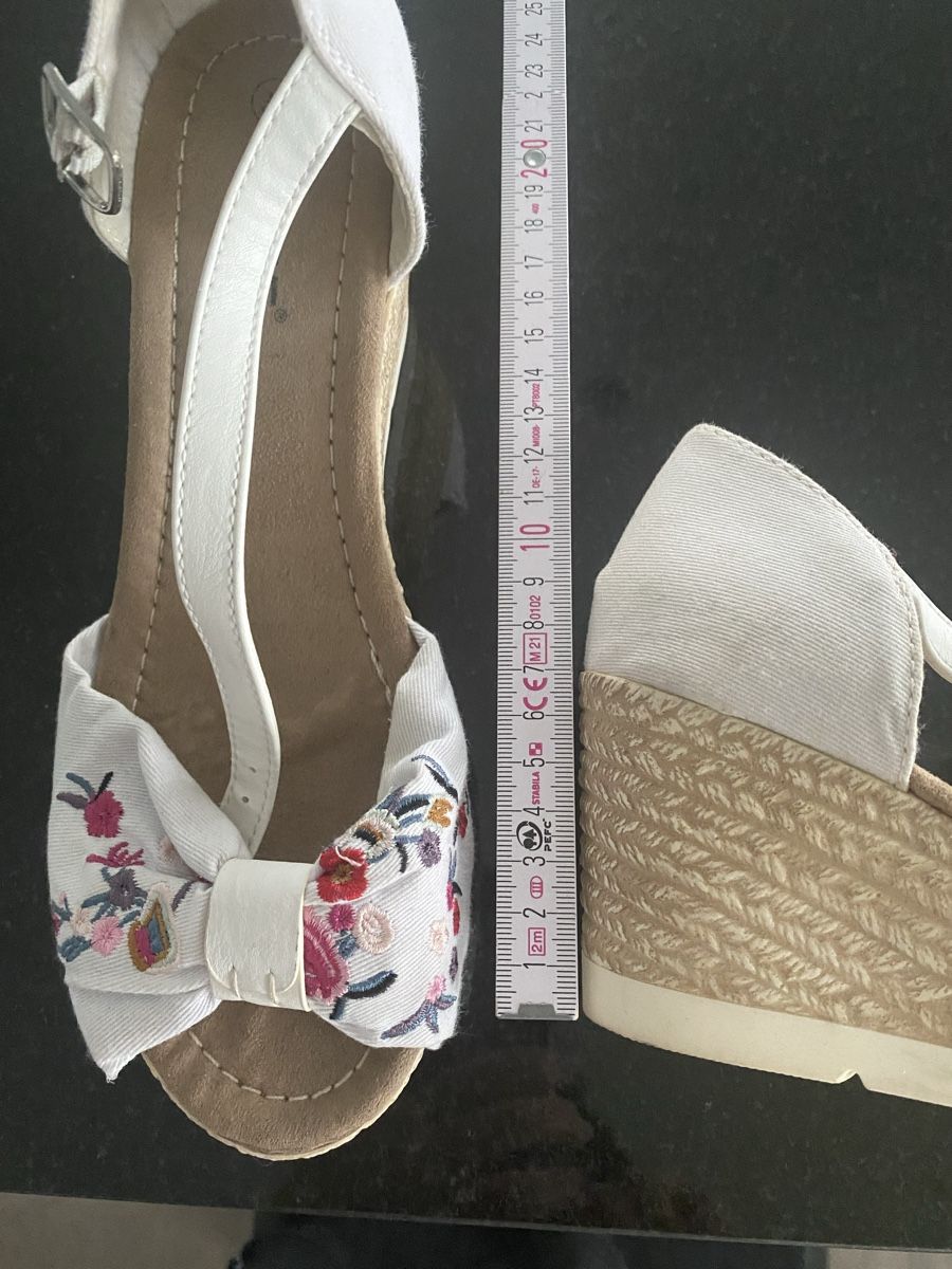 Scarpe da donna: Sandalen – Usato da Hagendorn venduto da Shira026 1