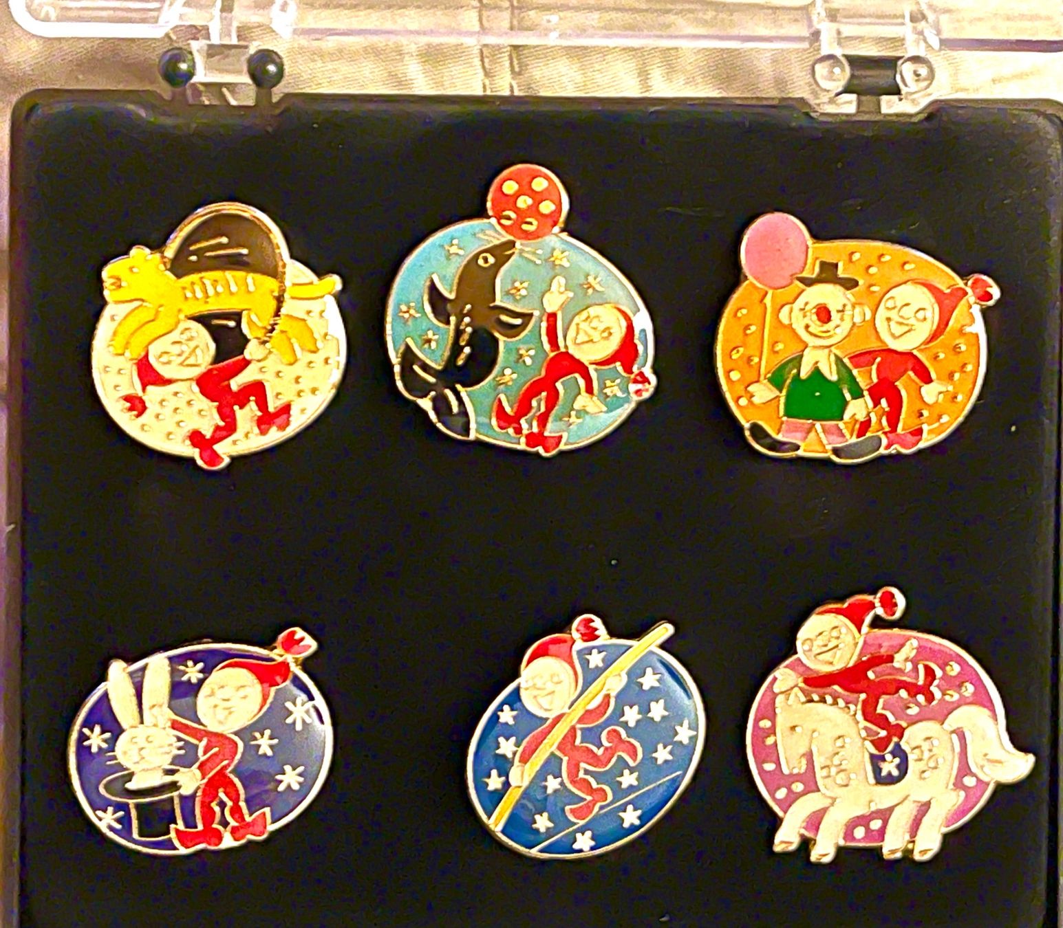 Placchette & Badge: Série de 6 pin’s Knorr – Usato da Renan BE venduto da johncactus