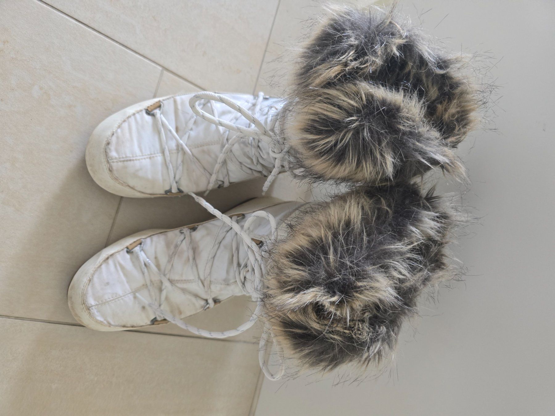 Moon Boot Scarpe da donna: Weisse Moon Boots Gr. 39 – Usato da Steinhausen venduto da aengeli07 1