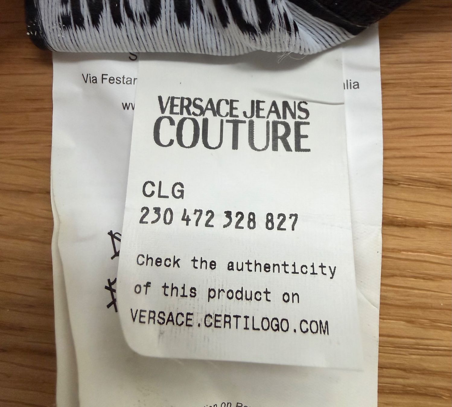Versace Altro in  Abbigliamento & Accessori: Versace Jeans Couture Kappe Schwarz – Usato da Zürich venduto da d0miNik. 5