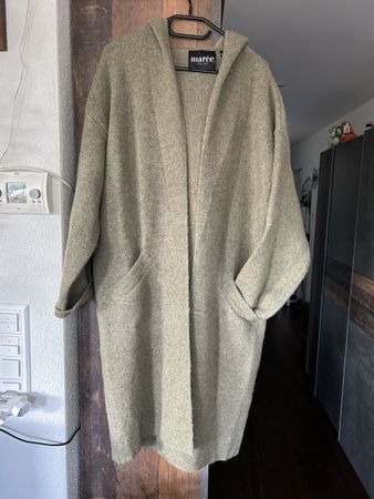 Marée Atelier Strickmantel mit Kapuze, Grösse TU