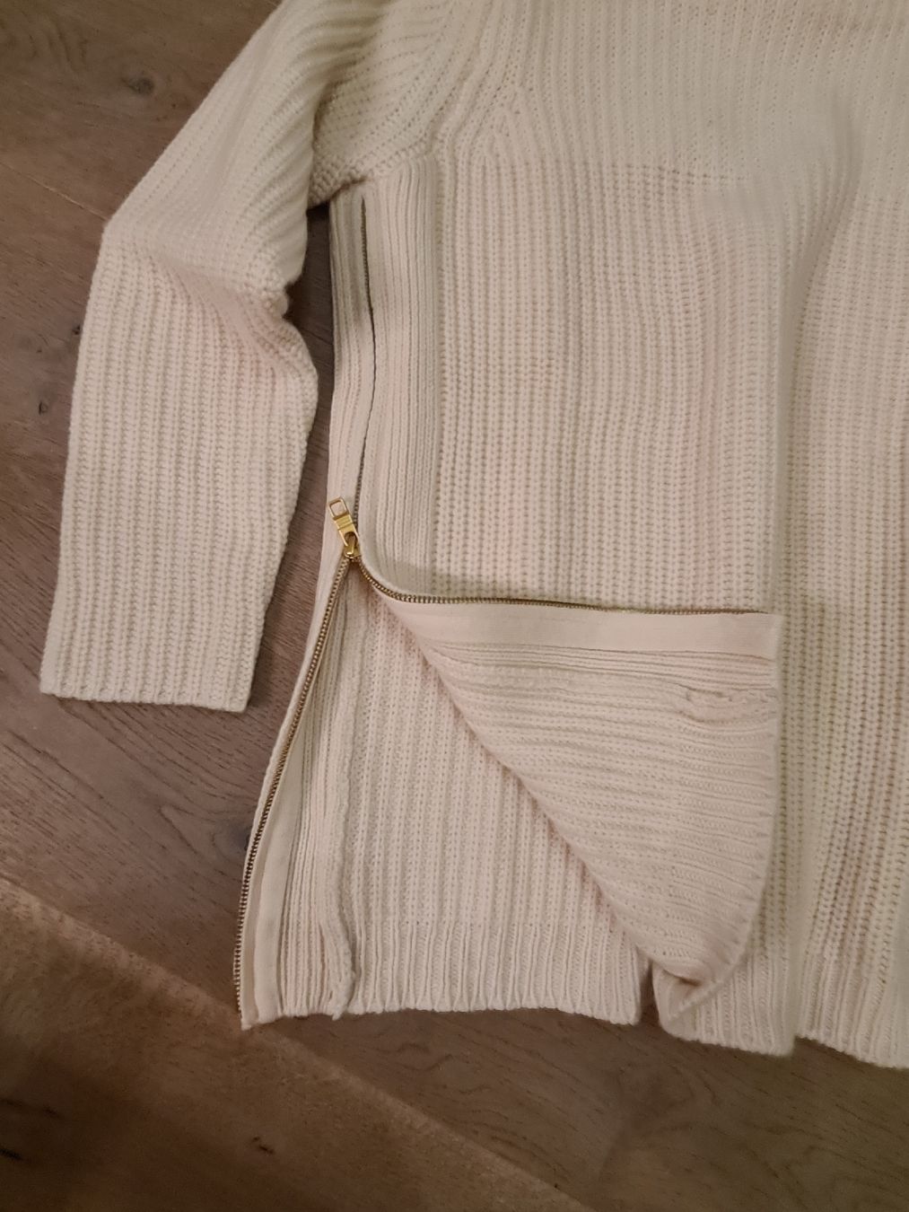 Closed Pullover & Sweatshirts: CLOSED PULLOVER CREMEFARBIG GR.M – Gebraucht aus Adlikon von jahr01 2