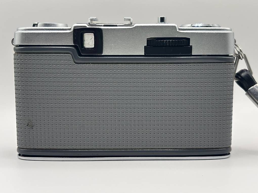 Olympus Fotocamera: Olympus PEN EE-2 Halbformatkamera Kultkamera – Usato da Merenschwand venduto da Sbj 3