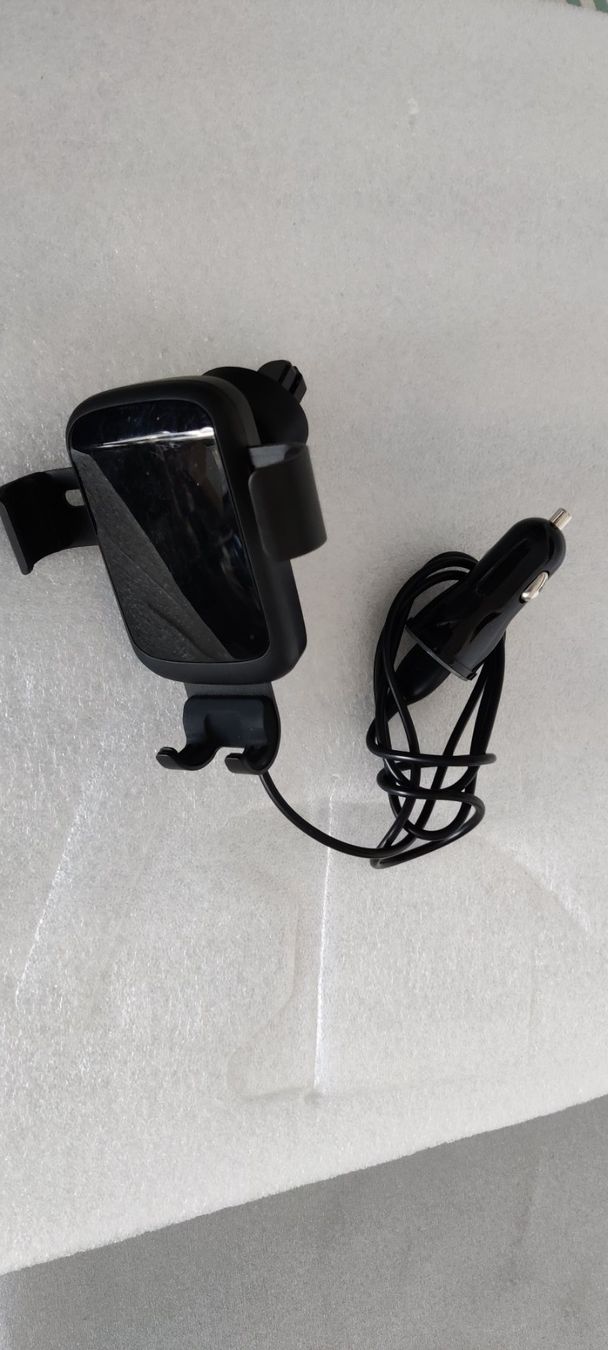 Staffe: Cellularline Universal Auto Smartphone Halter, Schwarz – Usato da Zürich venduto da sendbad