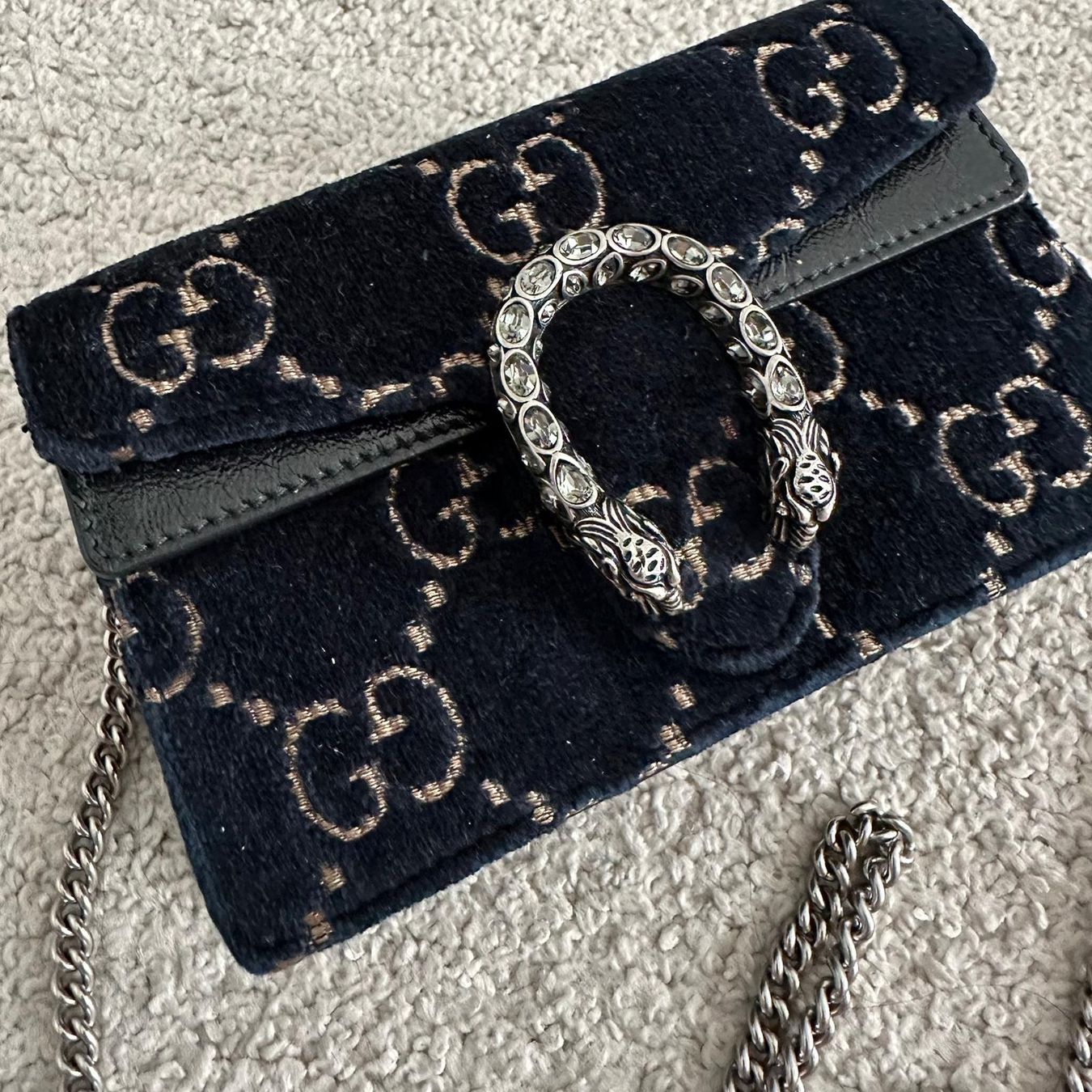 Gucci Borse da donna: mini Gucci en velours Dionysus – Usato da La Tour-de-Peilz venduto da DressingEKL