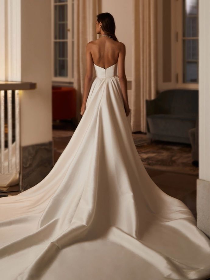 Kleider: Couture Brautkleid | Kathedralschleppe | Gr. 36 – Gebraucht aus Oberrieden von zuz_2y92 1