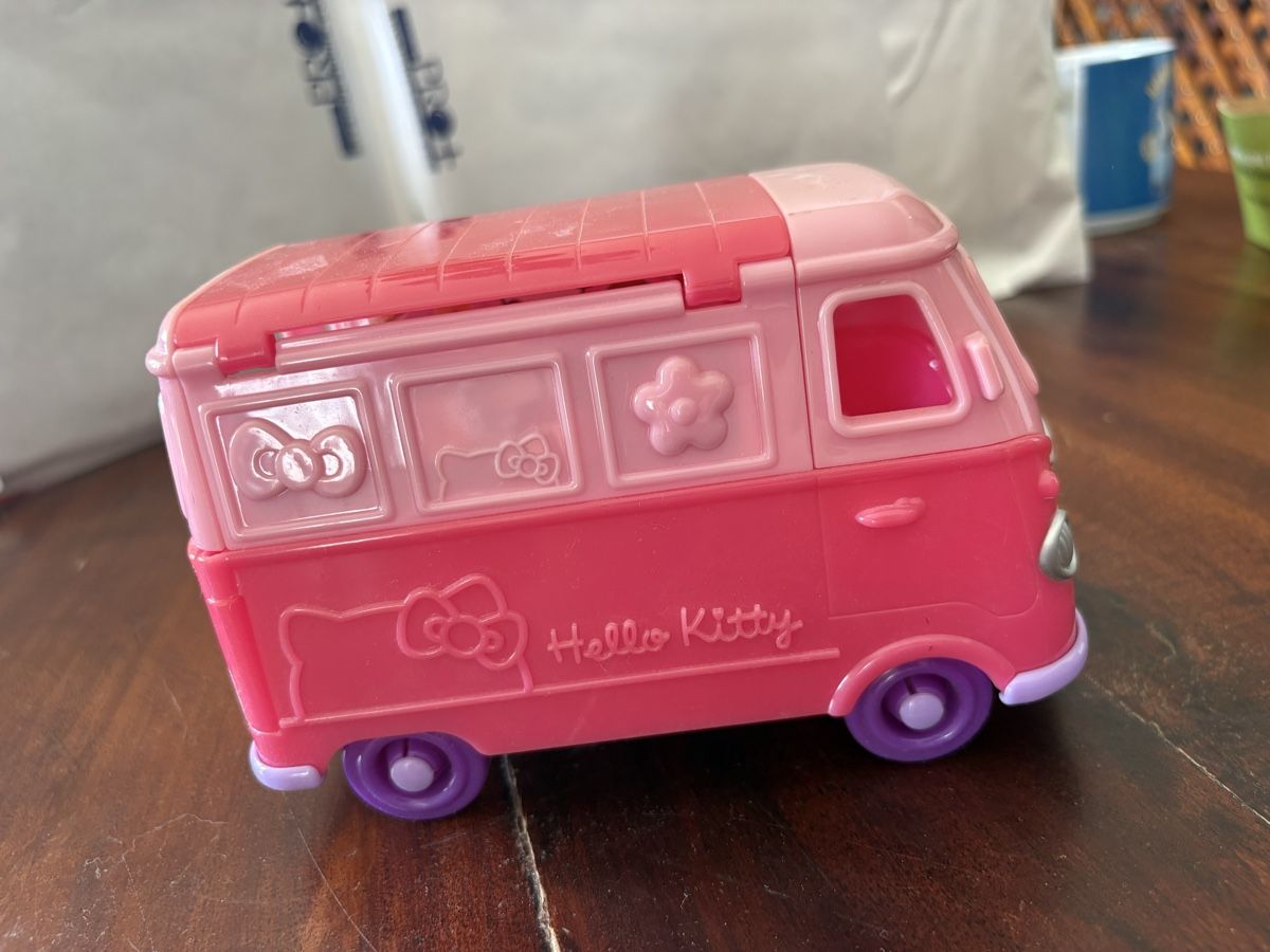 Hello Kitty Giocattoli: Food truck Hello Kitty – Usato da Vufflens-la-Ville venduto da newlifegva 4
