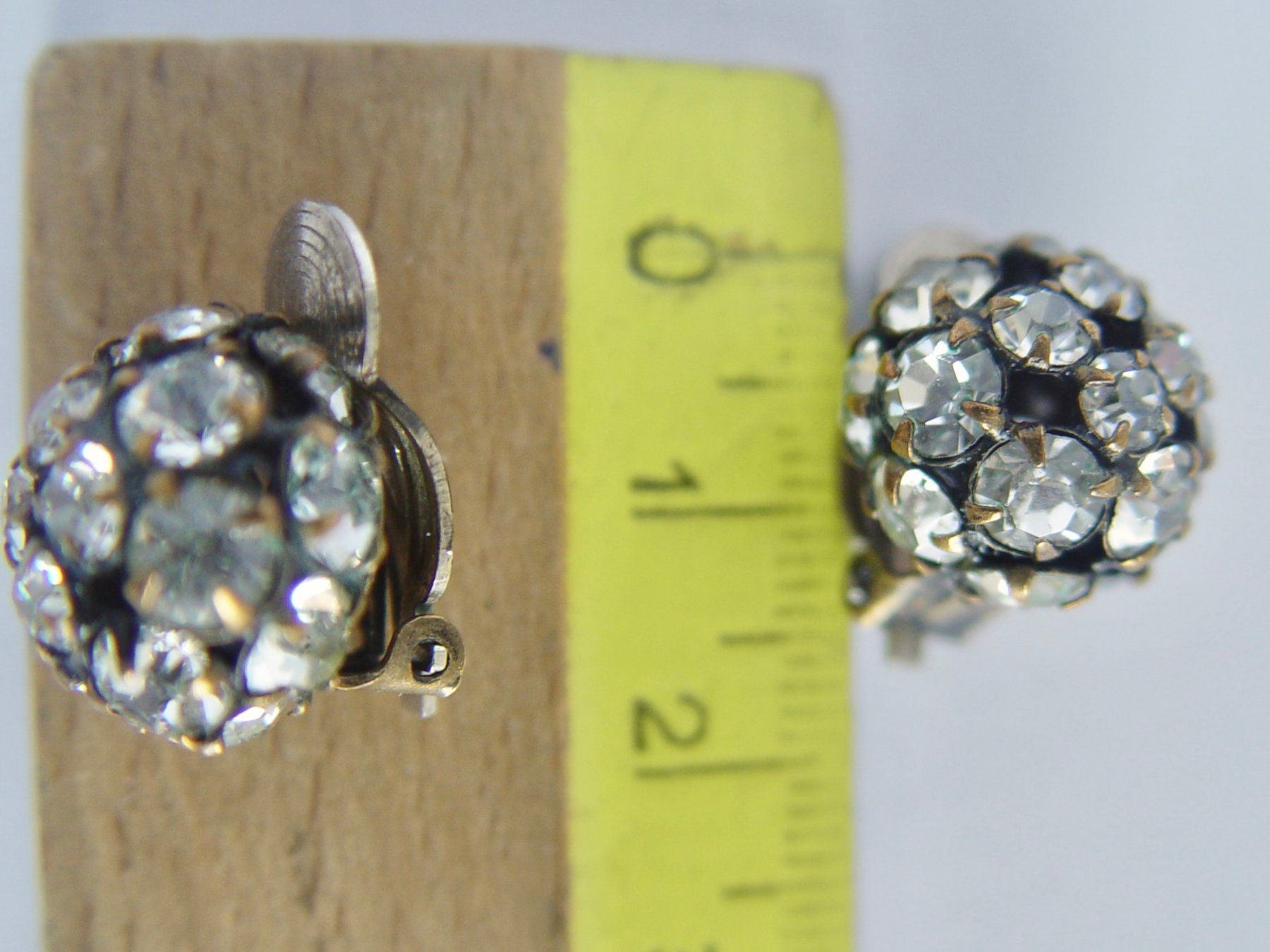 Gablonzer Ohrringe & -stecker: Kugelige vintage Strass Clips – Gebraucht aus Henggart von elsternwerk 2