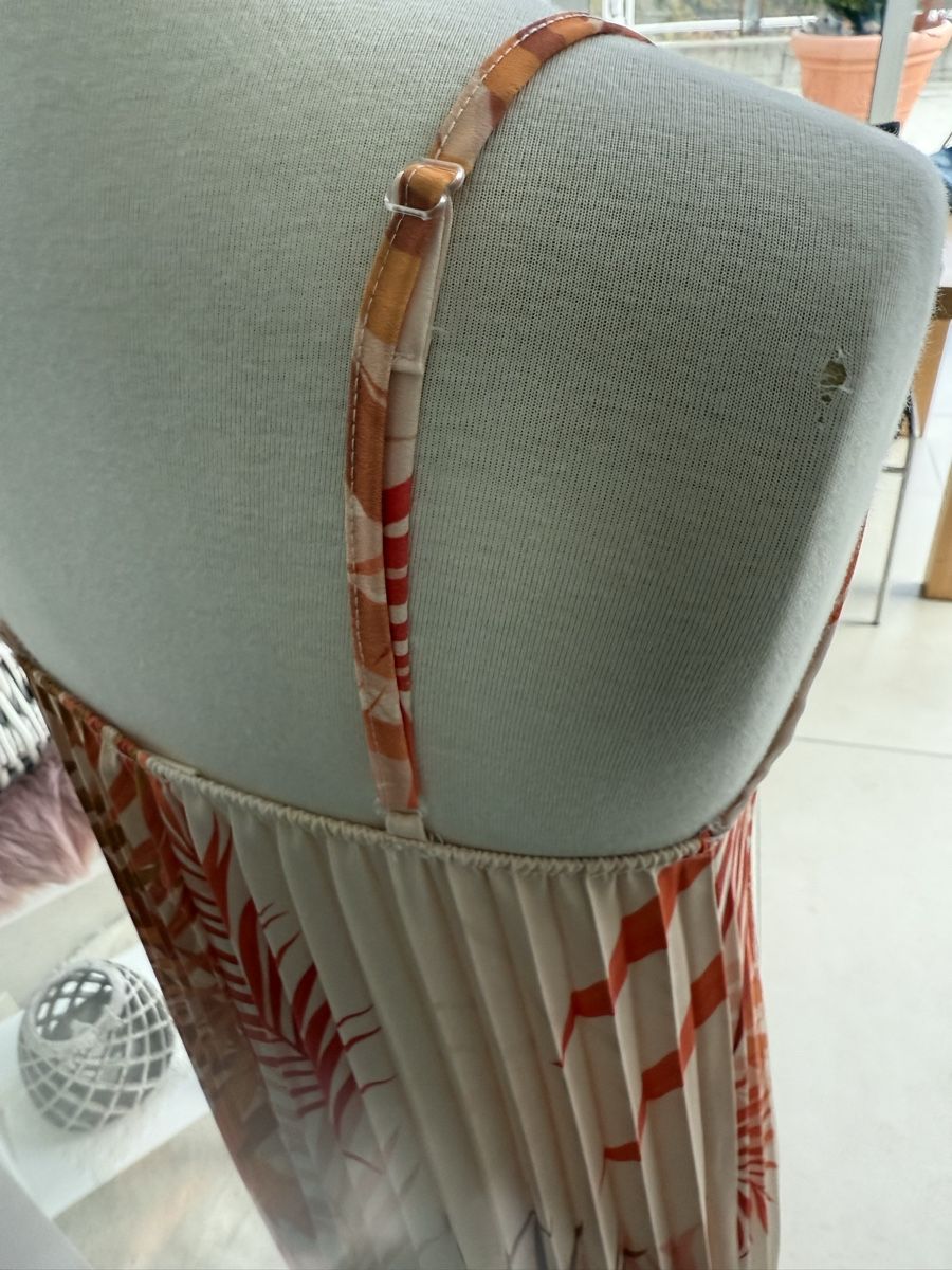 Vestiti: Kleid – Usato da visp venduto da Kmemo1 1