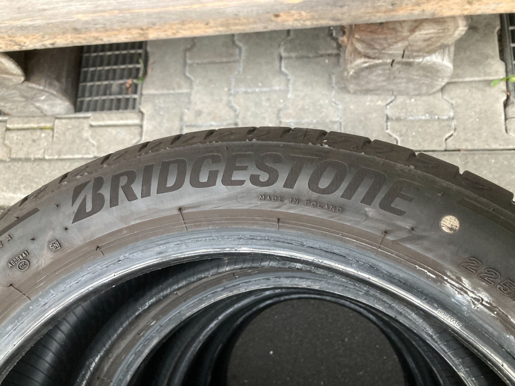 Bridgestone Pneus & Kompletträder: 225/45R17 Sommerpneu Bridgestone – Gebraucht aus Cham von WB2223 3