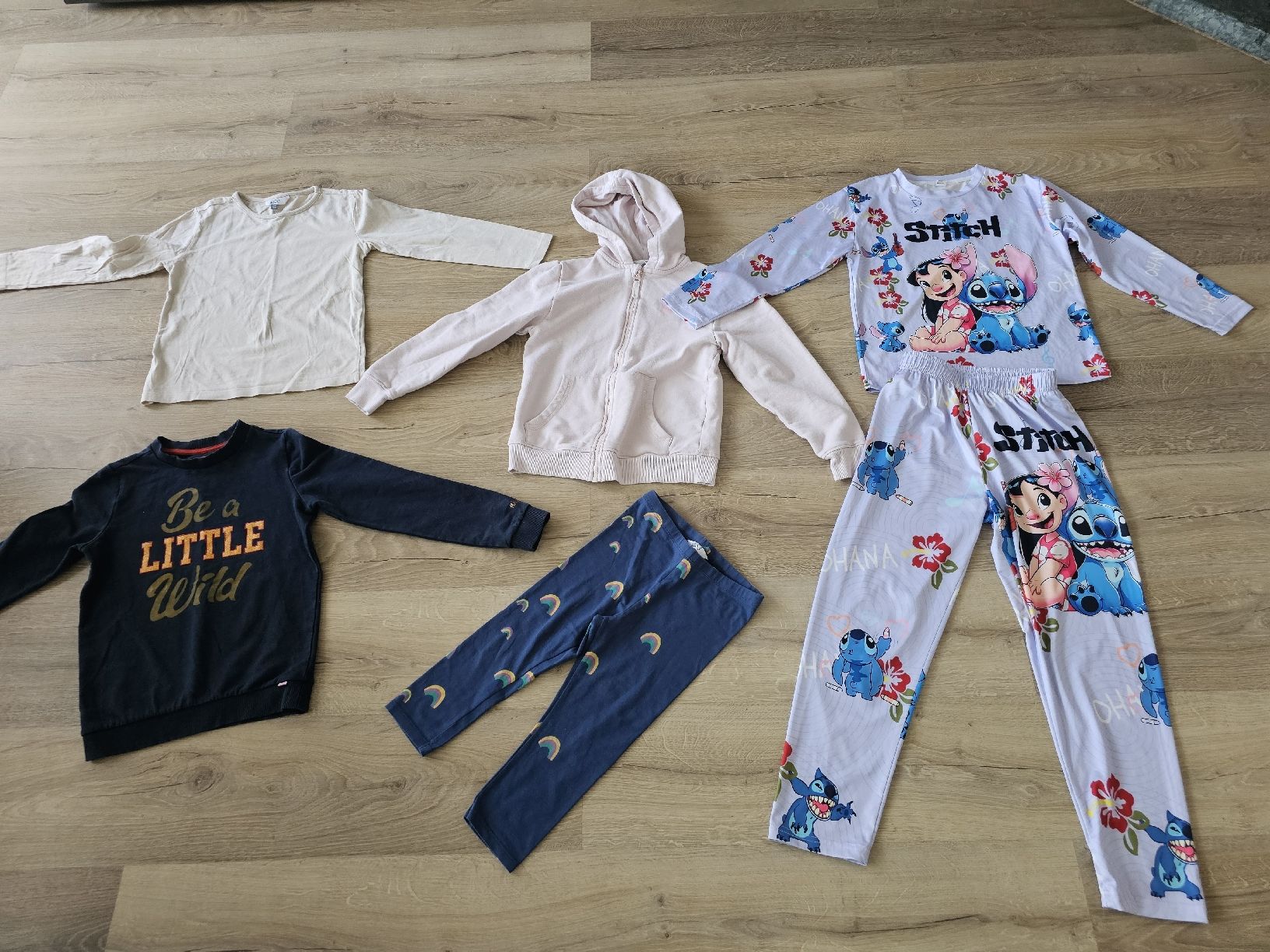 Lotti & Set di vestiti: Kinder Kleider-Set, 5 Teile, Gr134/140 – Usato da Grosshöchstetten venduto da Qenko