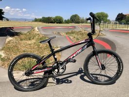 BMX Race Chase Edge