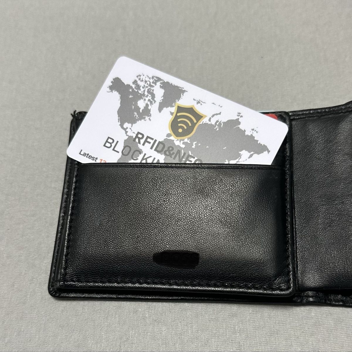 Componenti elettronici: NFC RFID Karte Weiß Datenschutz Portmonee – Nuovo e nell'imballaggio originale da Eggenwil venduto da SteinImSchuh