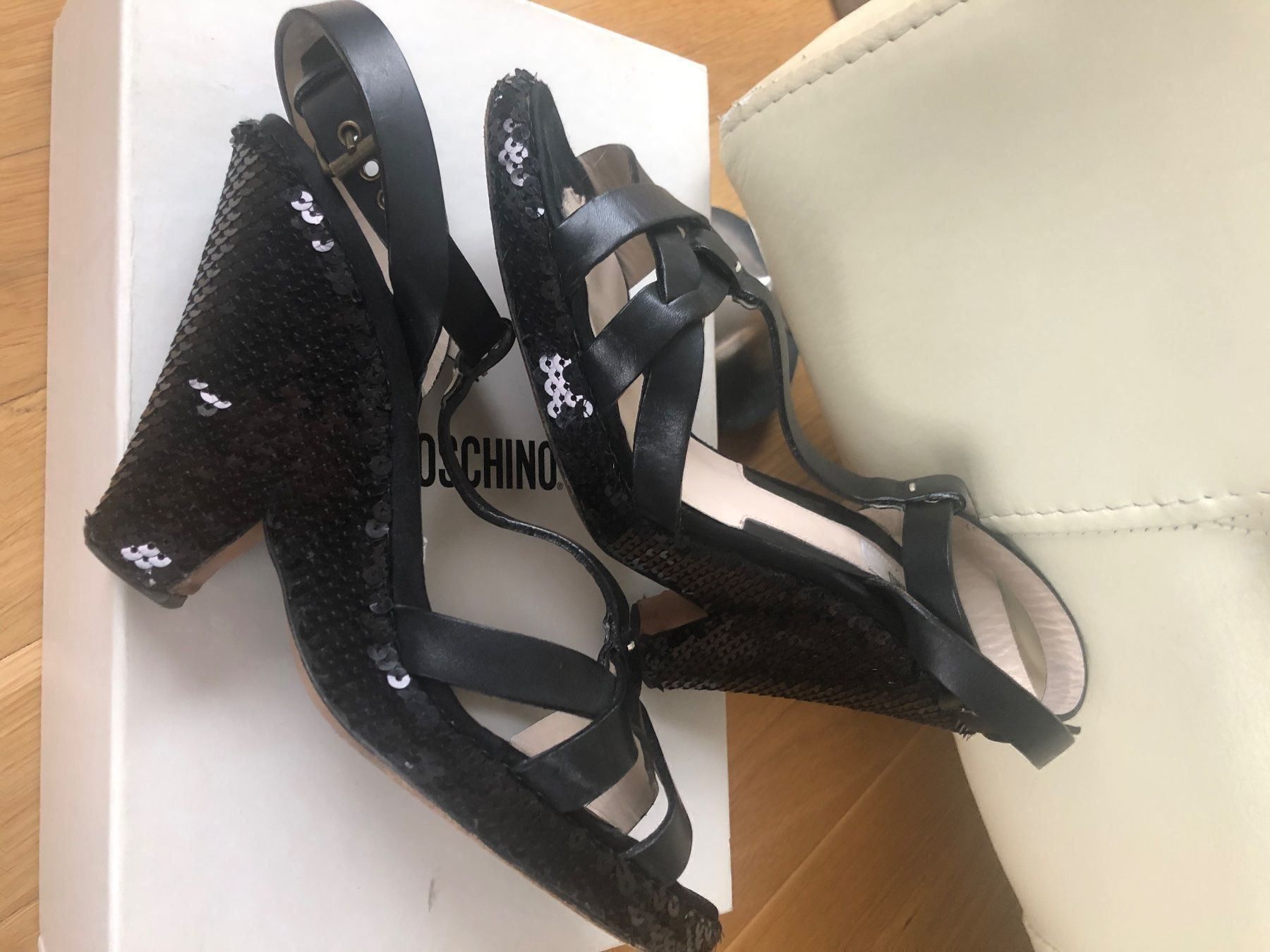 Moschino Scarpe da donna: Moschino Vintage Sandals, Gr 38,5 – Usato da Uetikon am See venduto da erz13 2