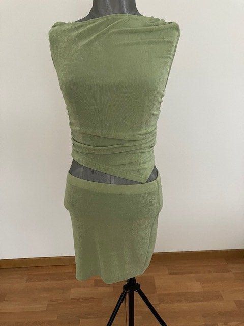Lotti di vestiti: Ensemble été vert tendance T S – Usato da Marin-Epagnier venduto da rchouchouu