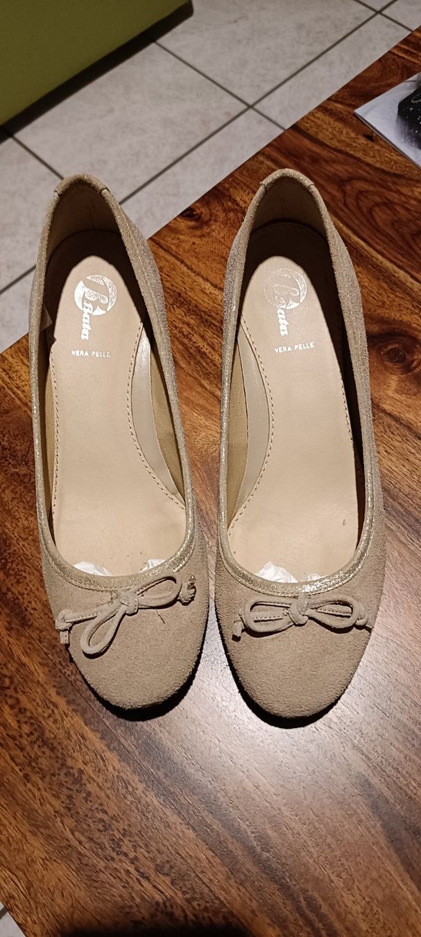Damenschuhe: neuwertige leder Ballarina BATA Absatz 5cm gr. 39 – Neu (gemäss Beschreibung) aus Porza von tbch 9