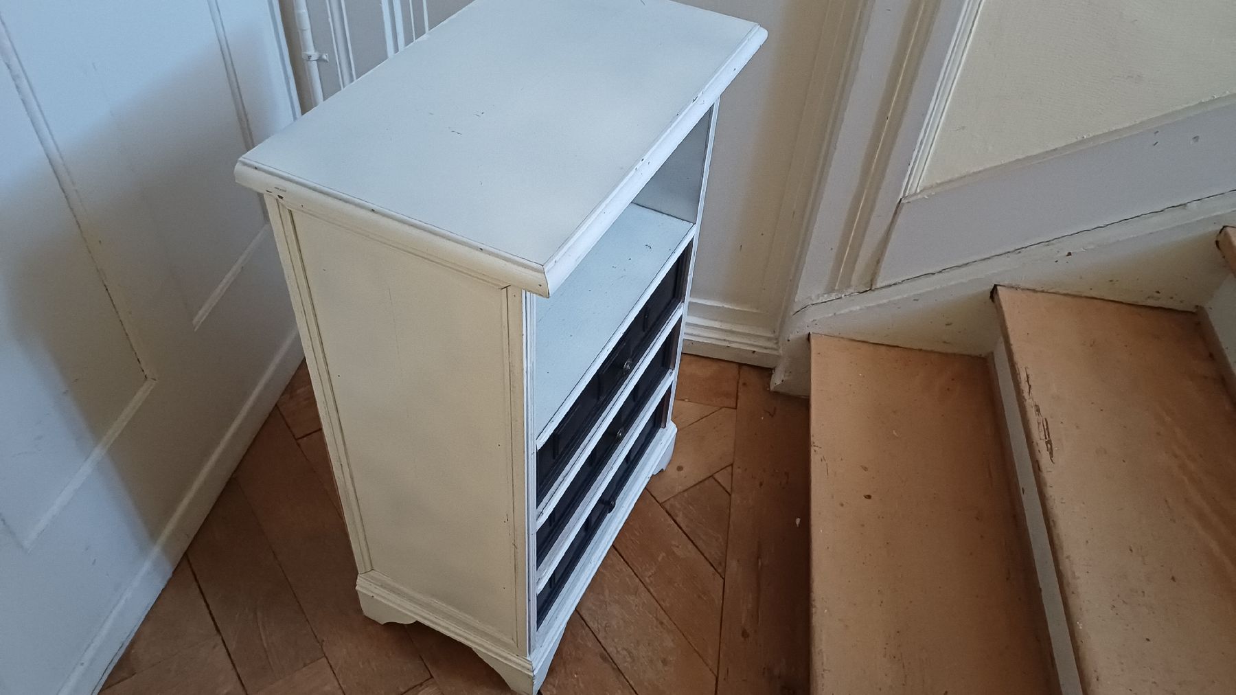 Kommoden: Kleine Kommode Shabby Chic  – Gebraucht aus Flawil von Pinkmalibu 2