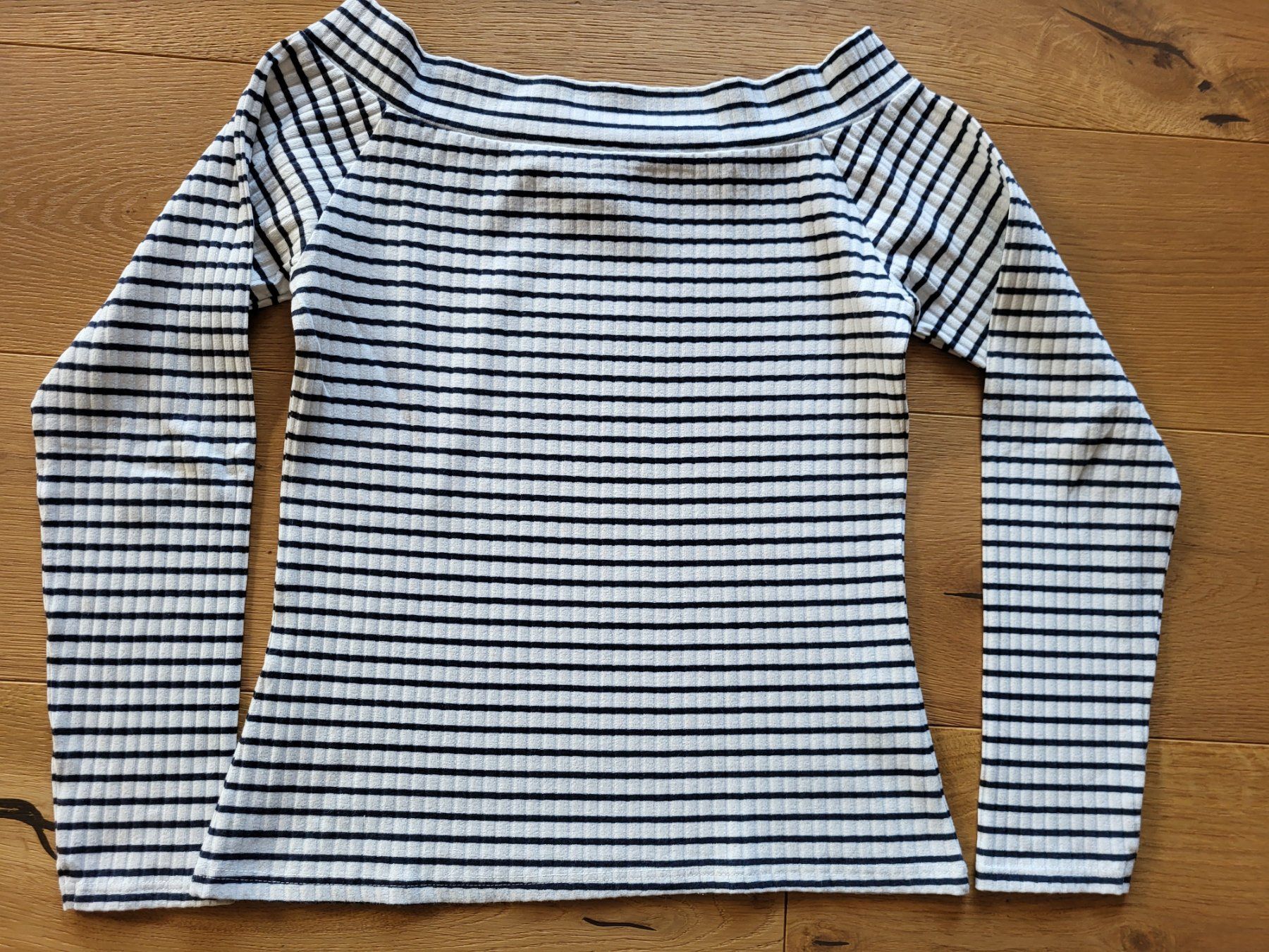 Camicette, T-shirt & Top: Pull Kiabi rayé épaules dénudées, 18 ans M 164-170cm – Usato da Courroux venduto da Belleange
