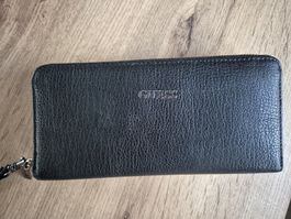 Portefeuille Guess noir, élégant et pratique